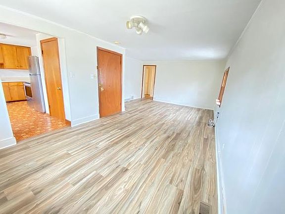 2nd image of 62 Sammis St APT 2