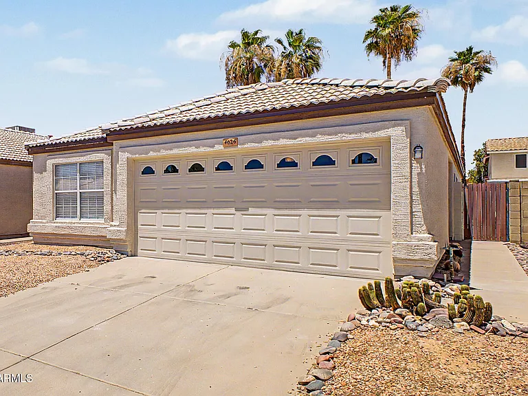 4626 E Charleston Ave — Photo 3