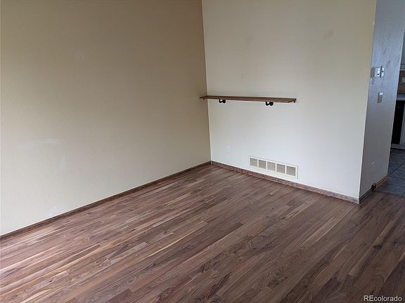 3rd image of 2864 S Gibralter Street