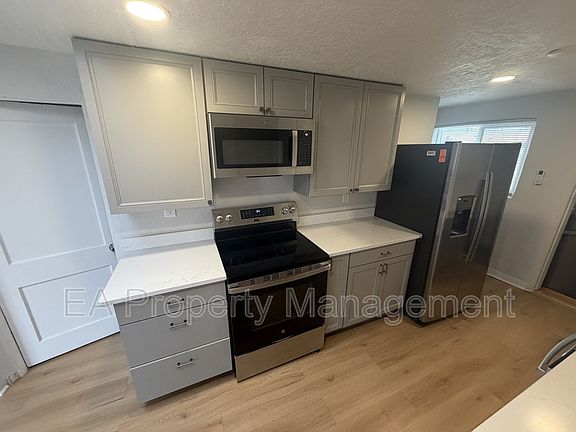 2nd image of 704 La Poblana Rd NW Unit 1