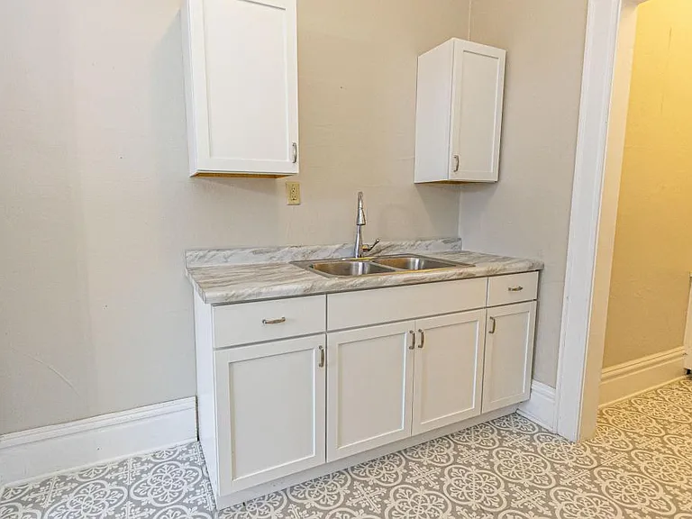 16 1/2 Minnesota Ave E #9 — Photo 8