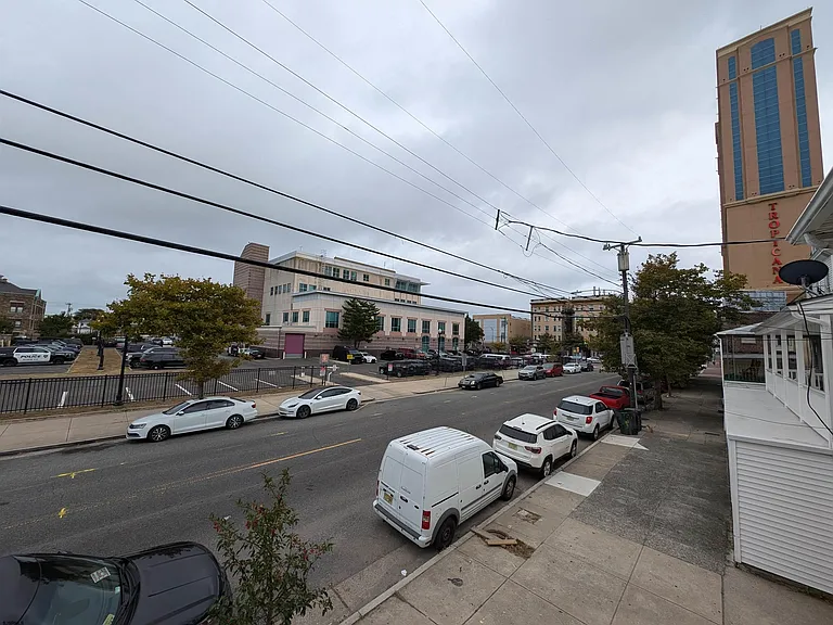 16 N Iowa Ave — Photo 20
