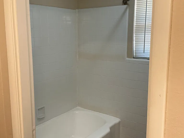 5909 Whitman Ave — Photo 15