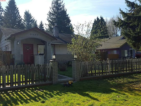 4th image of 2307 Thurston Ave NE