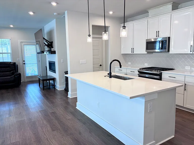 2033 Florine Dr — Photo 15