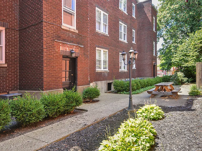 409 W Bloom St #11 — Photo 5