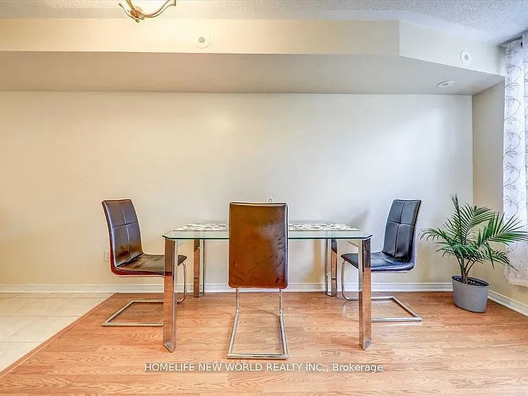 35 Strangford Ln #204 — Photo 7