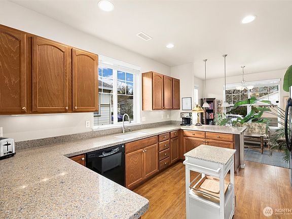 5th image of 4952 Cypress Drive NE