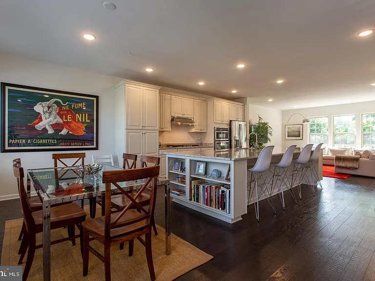 121 Locks Farm Ln — Photo 4