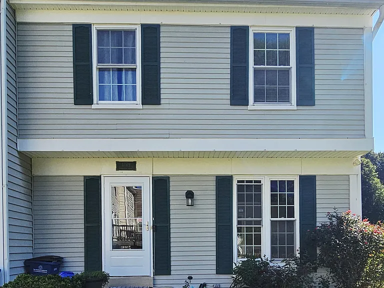 17519 Longview Ln — Photo 1
