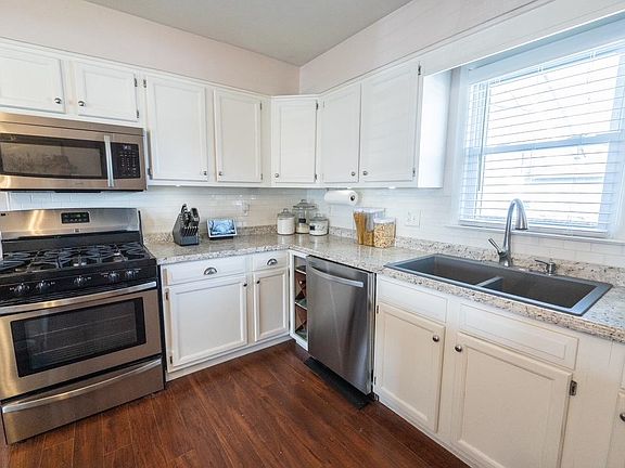 4th image of 607 3rd St E