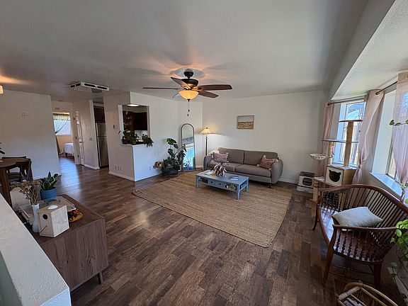 3rd image of 852 Crosby St APT C