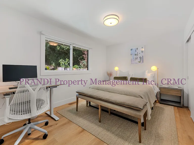 429 Blackstone Dr — Photo 7