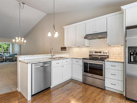2nd image of 10806 Concord Circle Dr