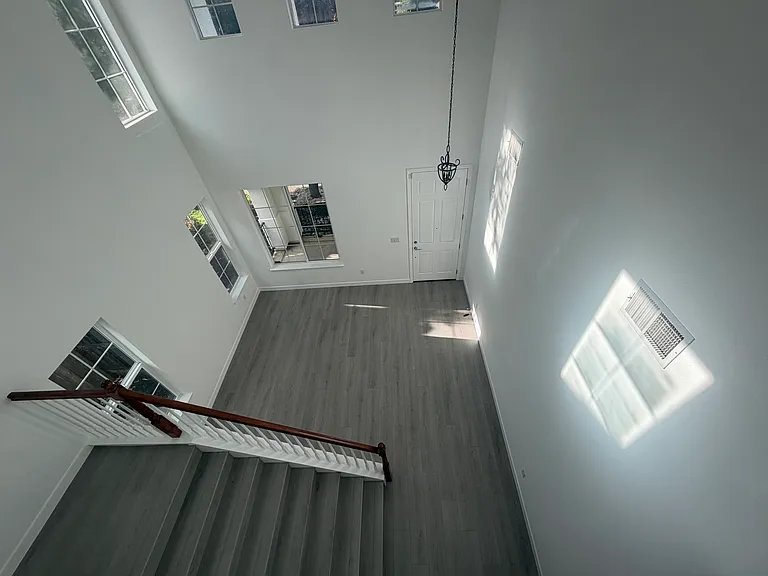 109 Cropton Ct — Photo 13