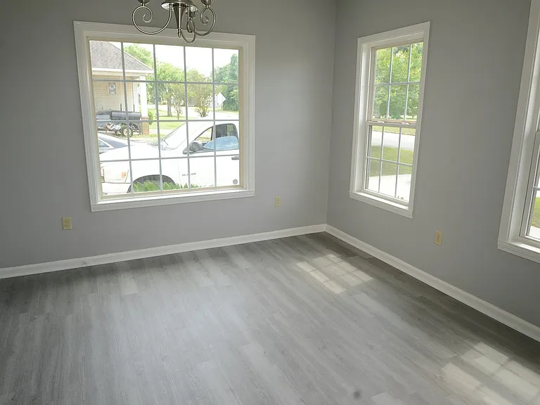 1006 S Jefferson St — Photo 6