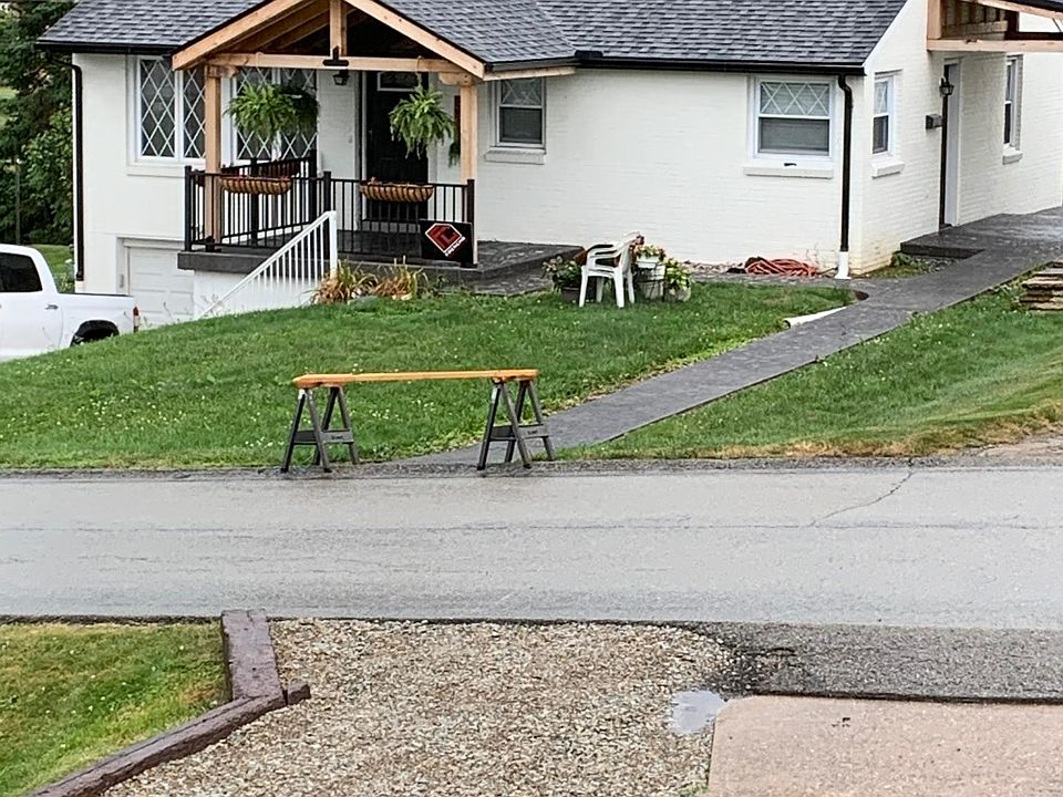 1st image of 842 Hickory Dr