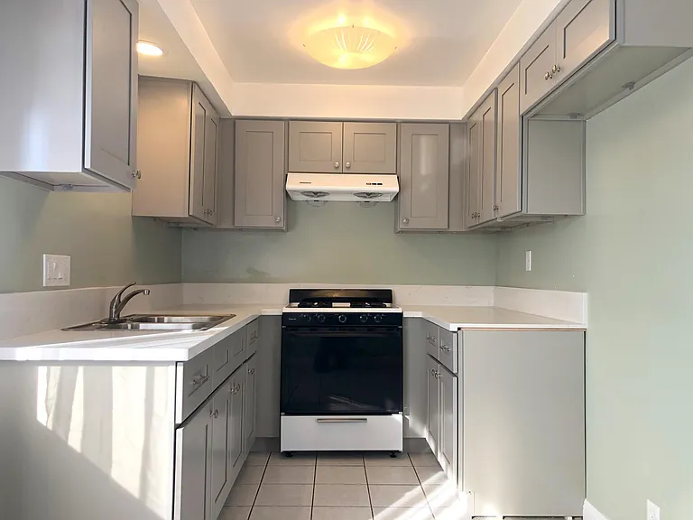 420 N Marguerita Ave #C — Photo 1
