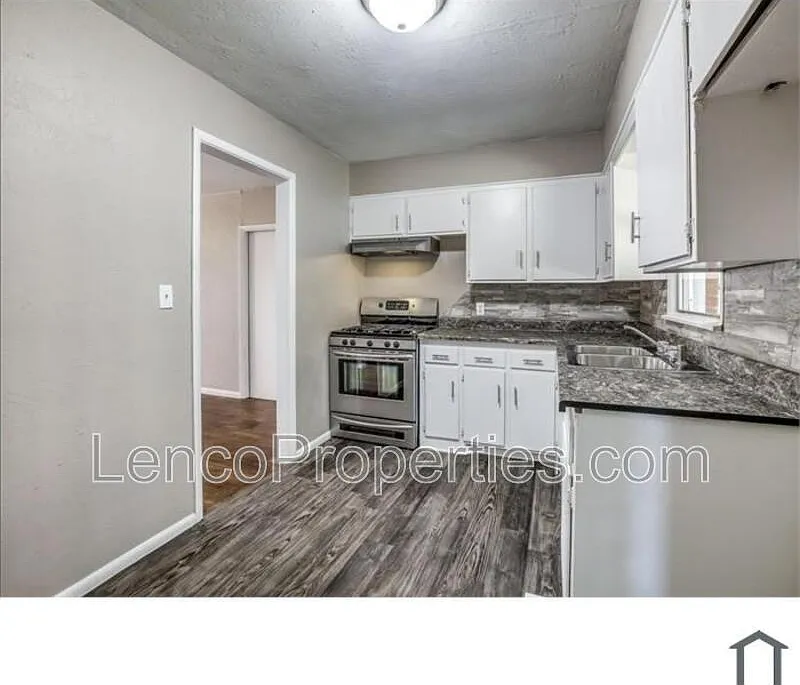 3 bed, 1.0 bath, 949 sqft, $1,145 — Photo 4