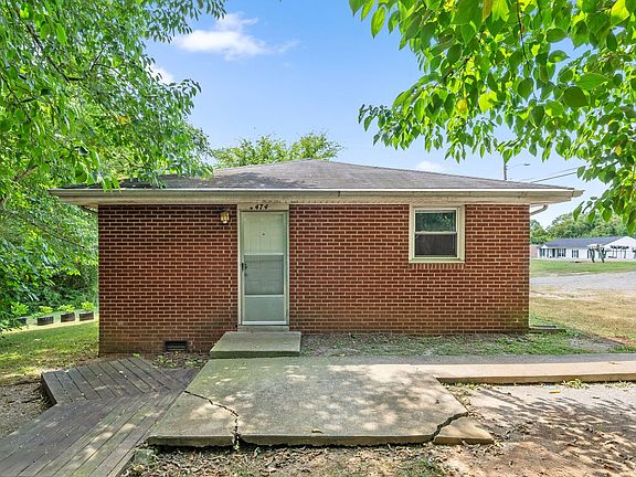 3rd image of 470 Circle Dr #474