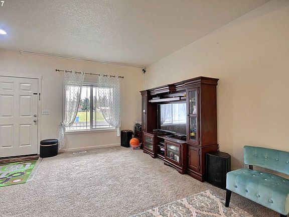 5th image of 5400 NE 65th St