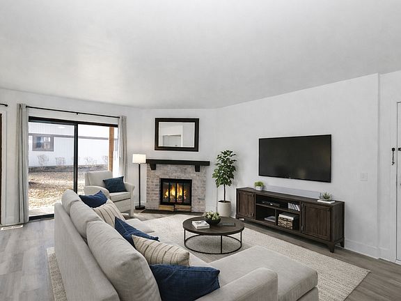 4th image of 1325 Williamsburg Dr Unit C1