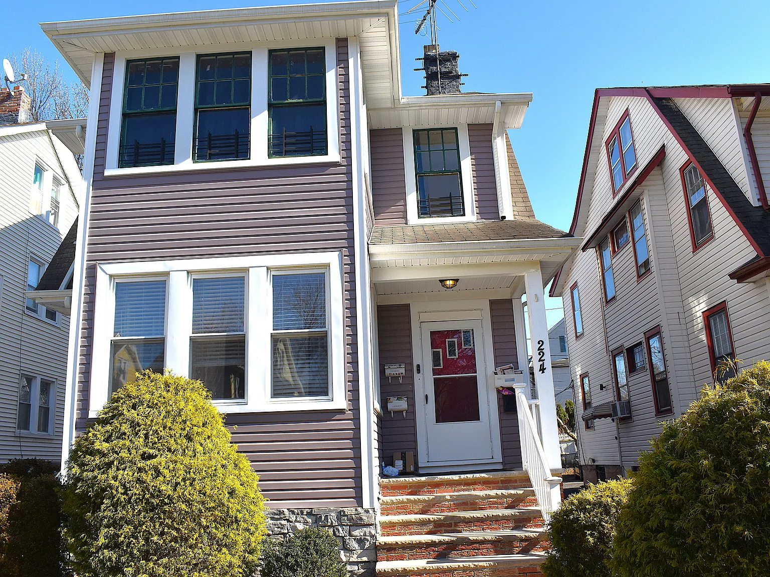 2 bed, 1025 sqft, $2,350 — Photo 2