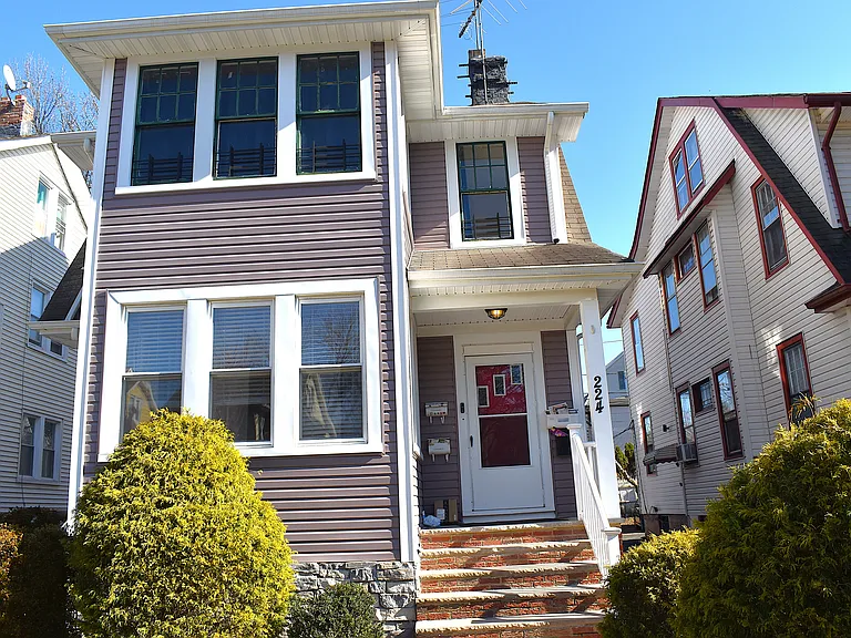 224 Ward Pl #1 — Photo 2