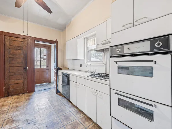 770 Argyle Road image 9 of 25