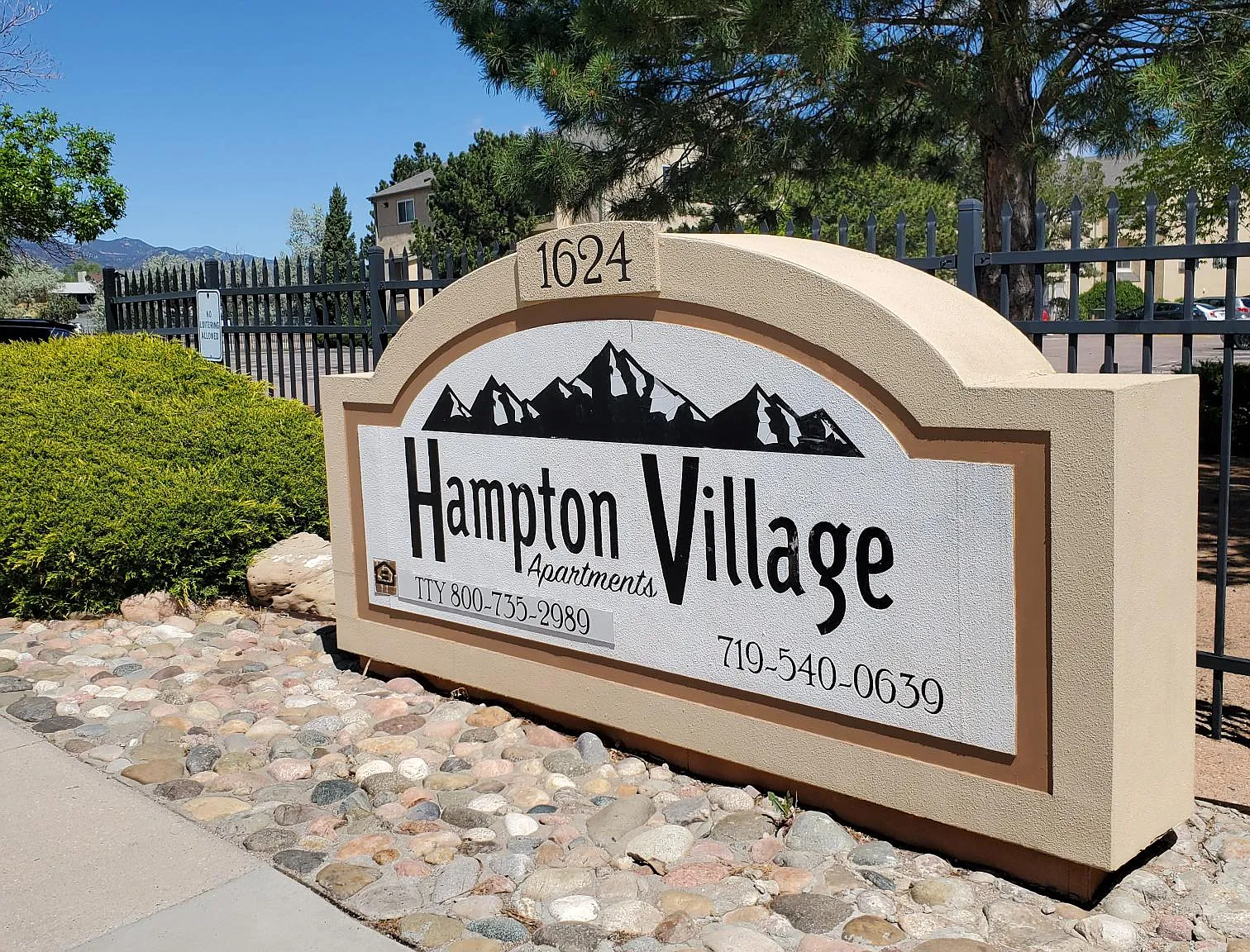 Hampton Village Apartments — Photo 4