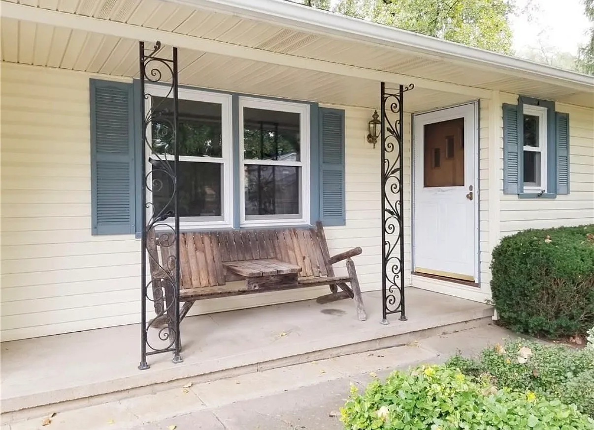 3 bed, 1616 sqft, $3,000 — Photo 2