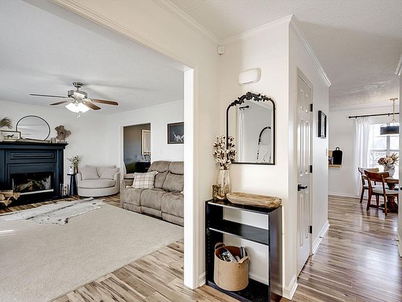 3rd image of 104 Donegal Dr