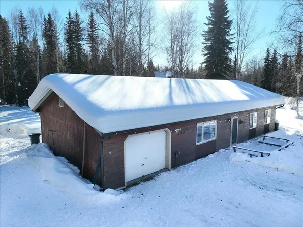 900 Turner Dr, North Pole, AK 99705