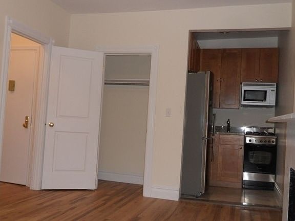 2nd image of 51 W 71st St APT 4R