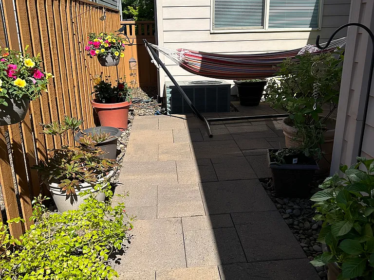 SE Everglade St — Photo 14