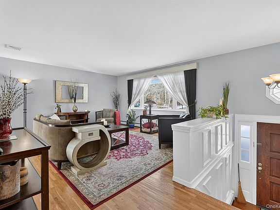 4th image of 115 Old Pascack