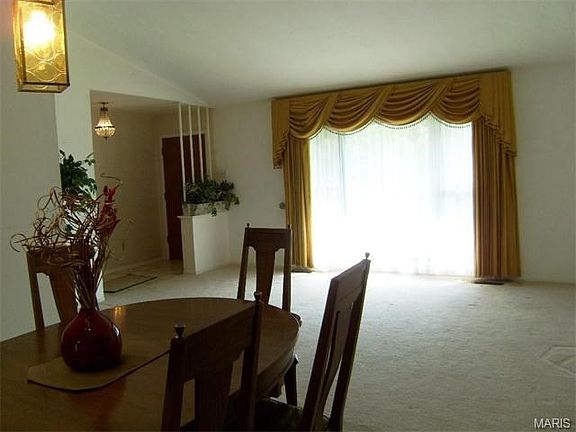 2nd image of 1008 Leisure Ln
