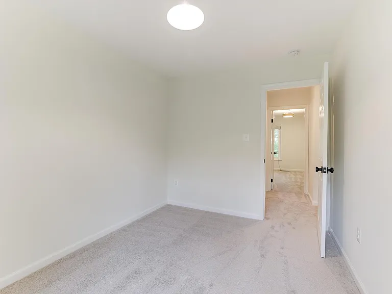 1379 Northgate Sq — Photo 21
