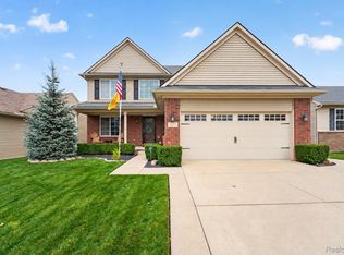 4139 Orchard Park Blvd, Howell, MI 48843