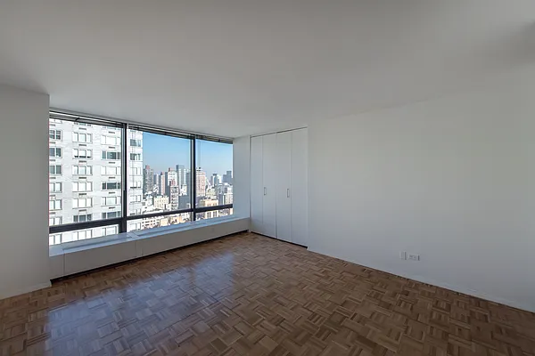 Rented by Solow Realty | media 5