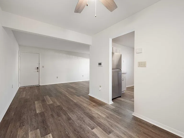 Foxridge Apartment Homes — Photo 200