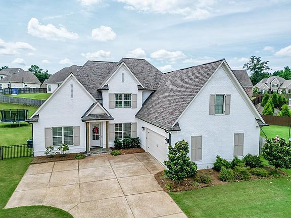 2nd image of 632 Centerpointe Cv