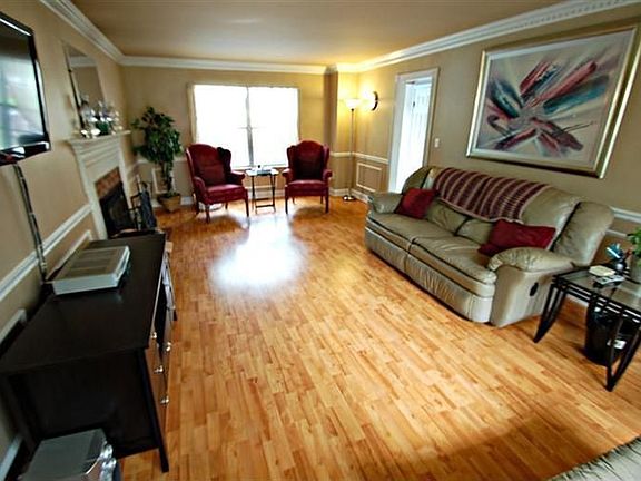 4th image of 7529 Beldale Ave