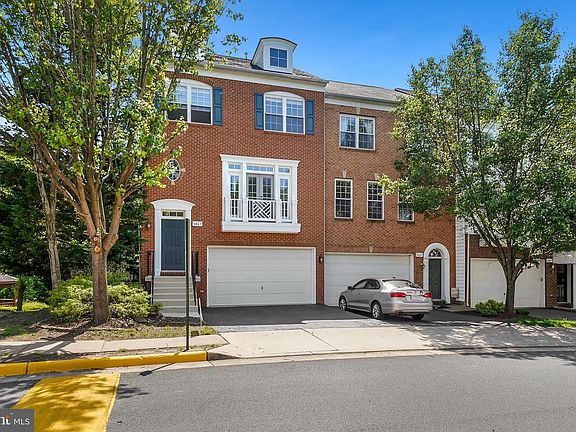 2nd image of 6863 Rolling Creek Way