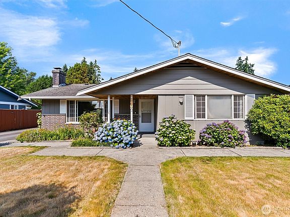 4th image of 1287 Beach Avenue
