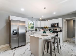 2127 Stonewood Dr, Charlotte, NC 28210