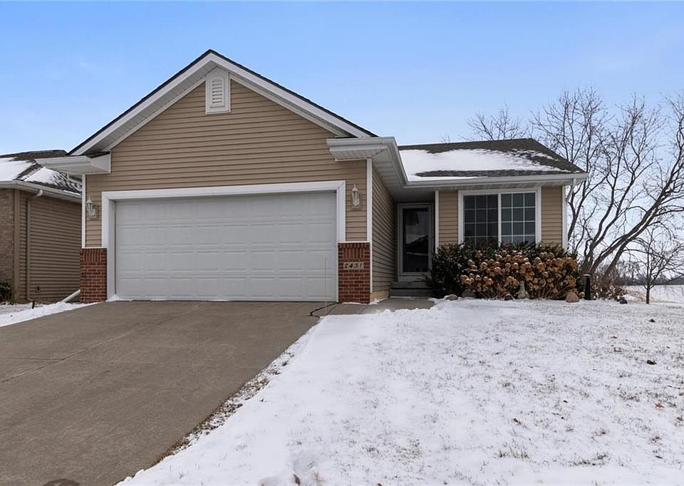 1st image of 2431 Lakeside Dr
