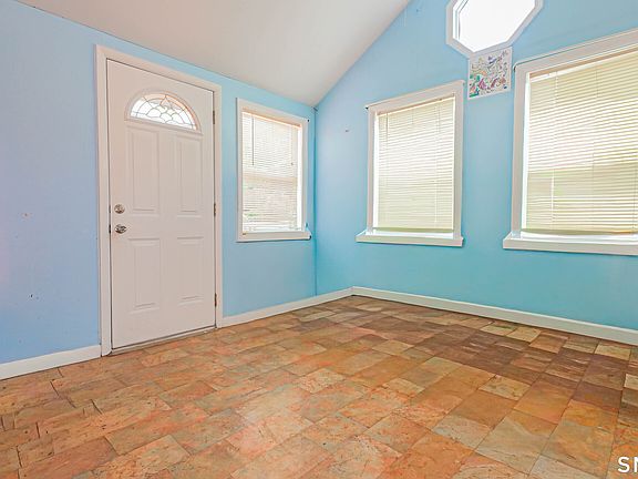 3rd image of 114 Highland Avenue