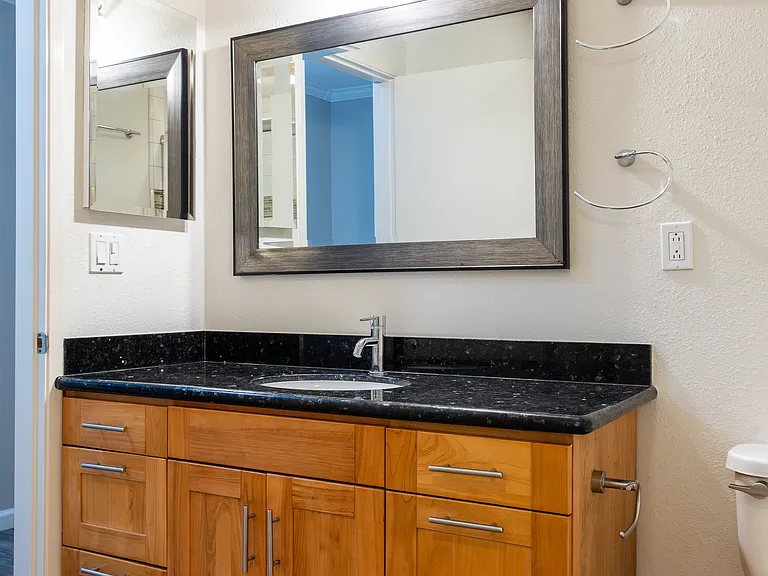 Bathroom vanity
