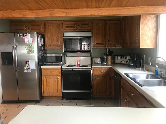 5th image of 808 Foster St